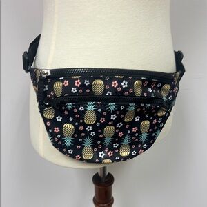Stylish Black Pineapple Print Women's Fanny Pack